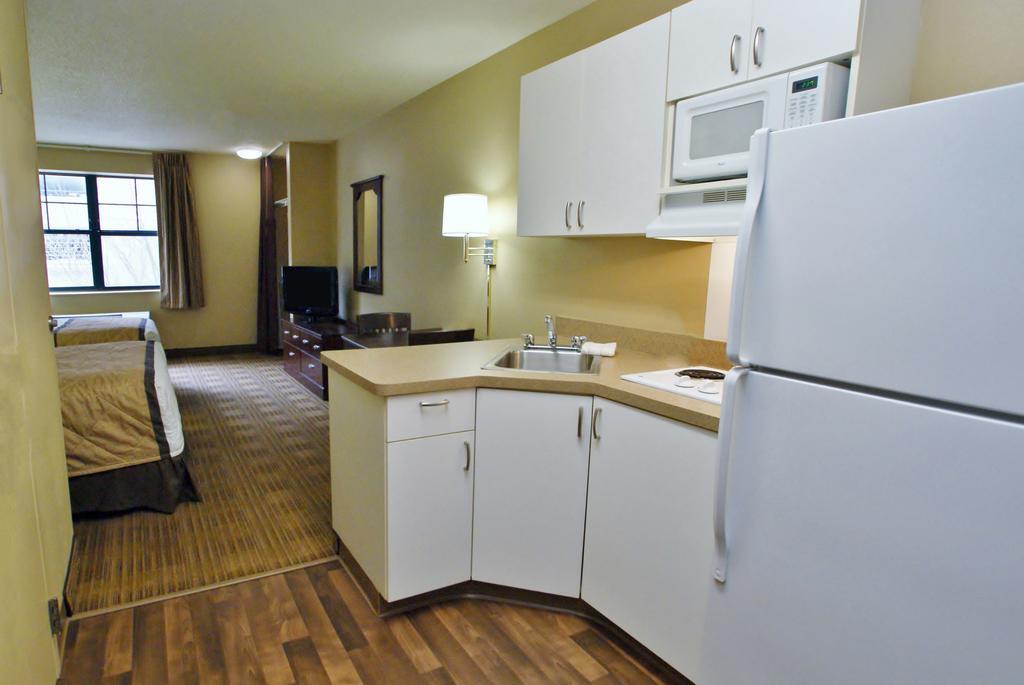 Suburban Studios Minneapolis Блумингтон Экстерьер фото