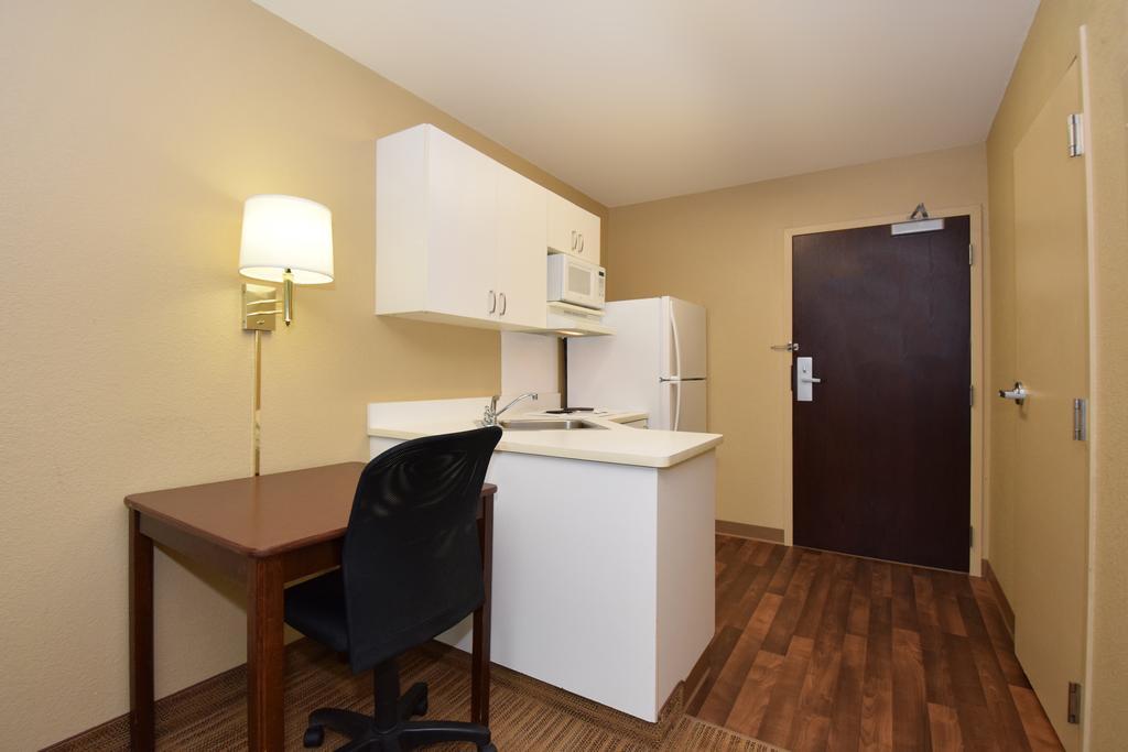 Suburban Studios Minneapolis Блумингтон Экстерьер фото